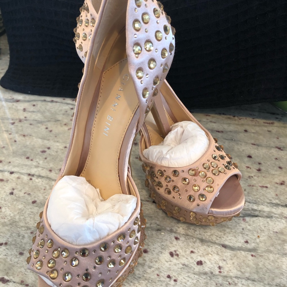 Brand New Gianni Bini high heels